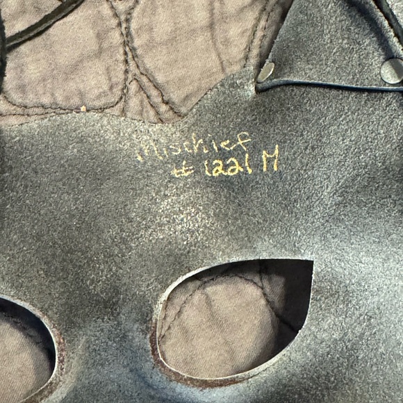 Elegant White Rabbit Mask - Picture 4 of 7